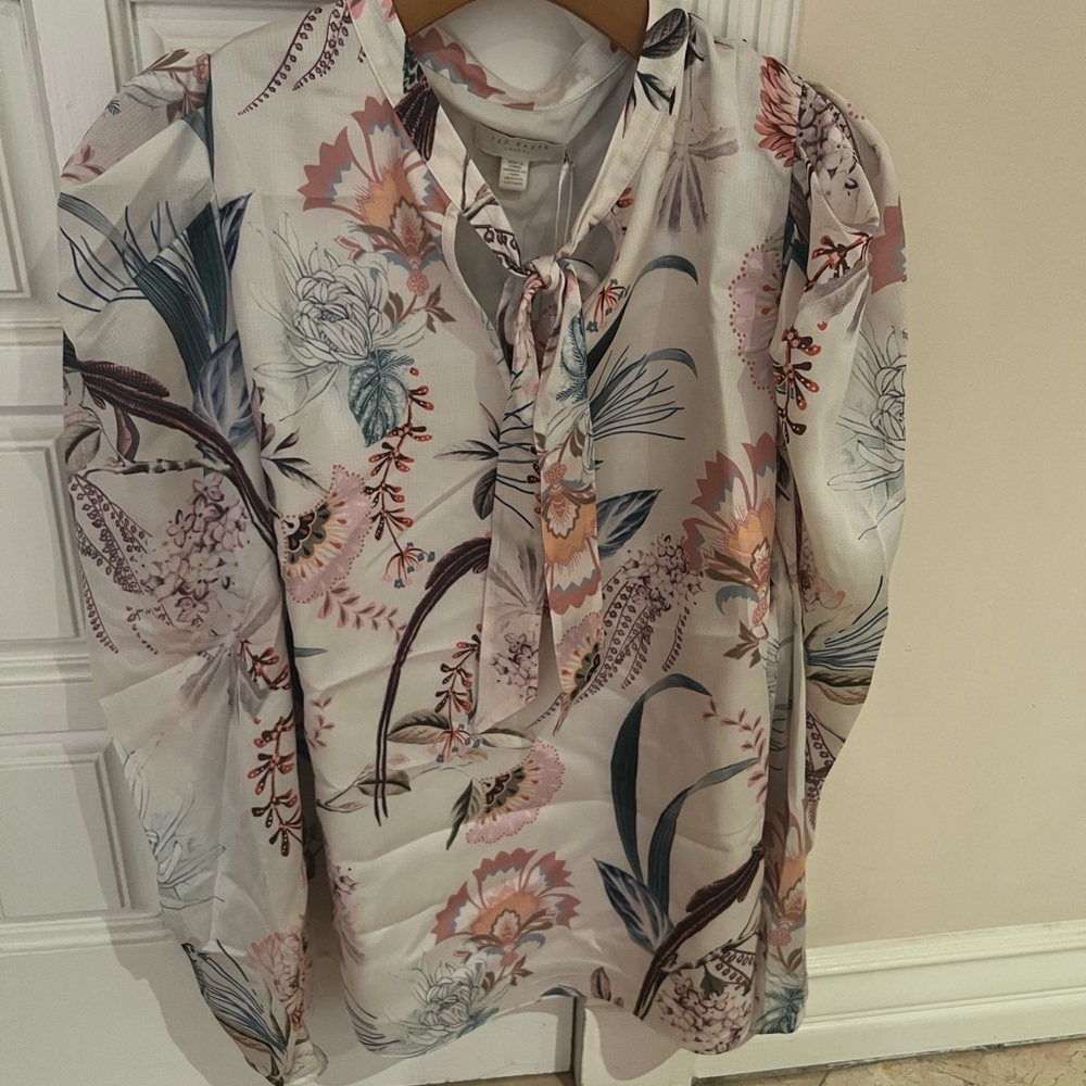 Ted Baker womens Floral top size 4. New With Tags